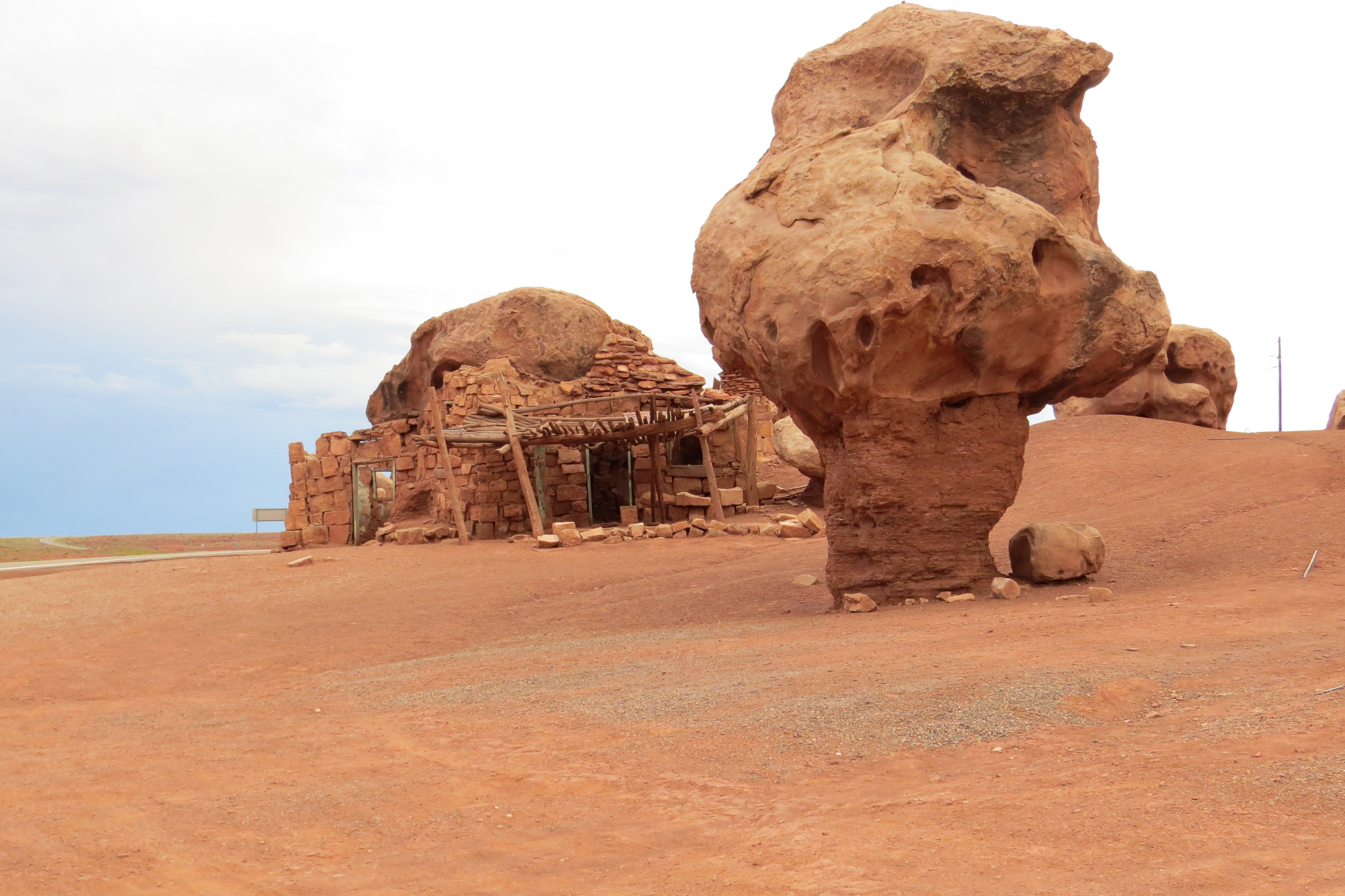 Cliff Dwellers, route 89A - Arizona